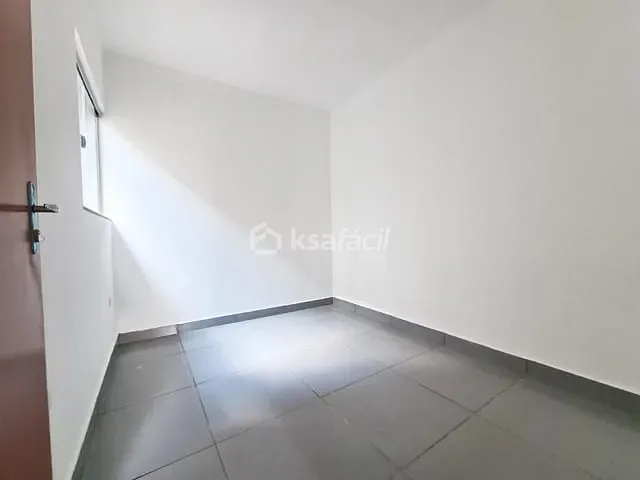 Casa 2 quartos e 1 banheiro, à venda, no bairro Jardim Colúmbia em Campo Grande