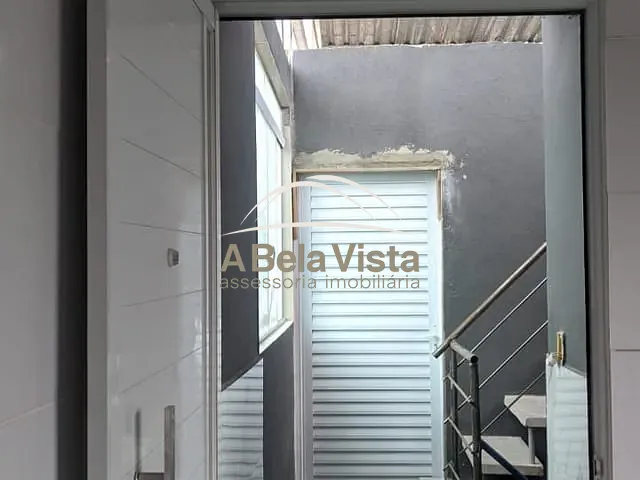 Casa 1 quarto e 1 banheiro, à venda, no bairro Parque Santa Teresa em Carapicuíba