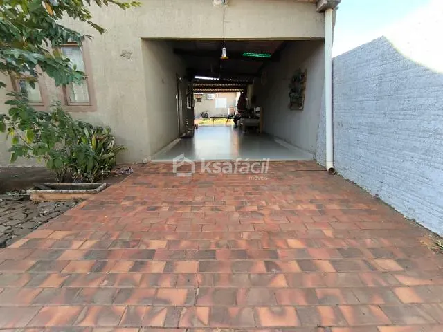 Casa 3 quartos e 2 banheiros, à venda, no bairro Conjunto Residencial Recanto dos Rouxinóis em Campo Grande