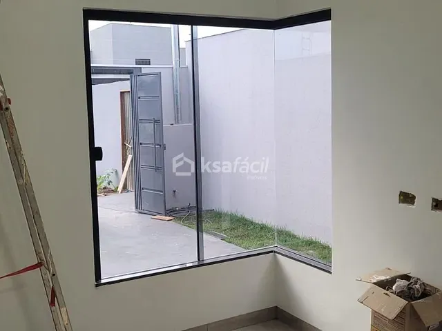 Casa 2 quartos e 2 banheiros, à venda, no bairro Bom Retiro em Campo Grande