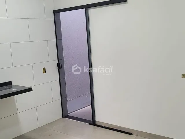 Casa 2 quartos e 2 banheiros, à venda, no bairro Bom Retiro em Campo Grande