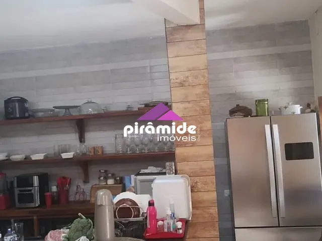 Casa com 280m² 3 quartos e 4 banheiros, à venda, no bairro Perequê Mirim em Caraguatatuba