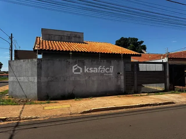 Casa com 156m² 3 quartos e 2 banheiros, à venda, no bairro Jardim Colibrí em Campo Grande