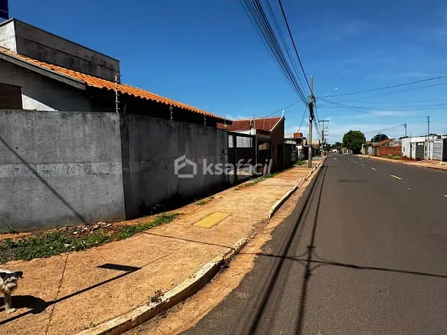 Casa com 156m² 3 quartos e 2 banheiros, à venda, no bairro Jardim Colibrí em Campo Grande