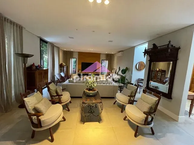 Casa com 615m² 3 quartos e 4 banheiros, à venda, no bairro Urbanova em São José dos Campos