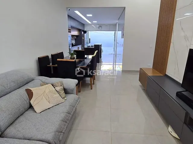 Casa com 225m² 3 quartos e 4 banheiros, à venda, no bairro Parque Residencial Rita Vieira em Campo Grande