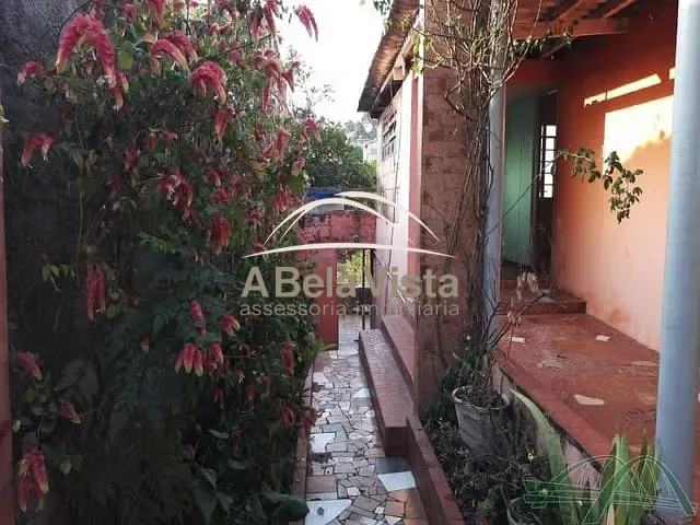 Casa 9 quartos e 3 banheiros, à venda, no bairro Jardim D'Abril em Osasco
