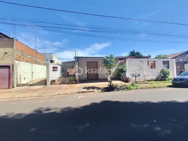 Casa com 360m² 2 quartos e 2 banheiros, à venda, no bairro Jardim Tijuca em Campo Grande