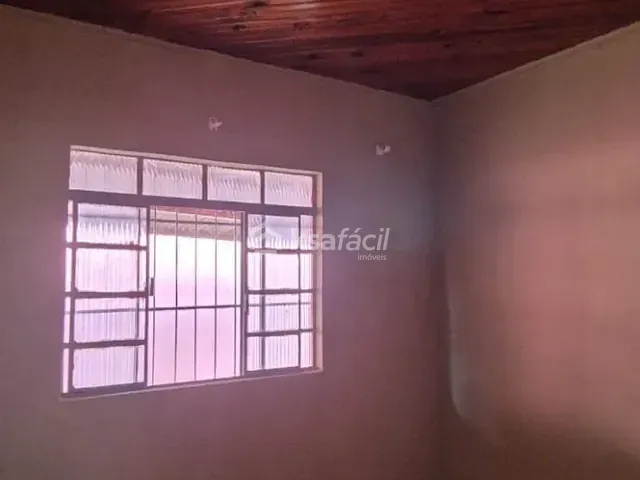 Casa com 360m² 3 quartos e 2 banheiros, para alugar, no bairro Guanandi em Campo Grande