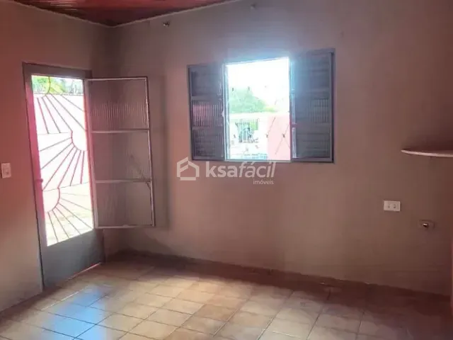 Casa com 360m² 3 quartos e 2 banheiros, para alugar, no bairro Guanandi em Campo Grande