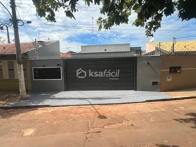 Casa com 210m² 3 quartos e 2 banheiros, à venda, no bairro Núcleo Habitacional Universitárias em Campo Grande