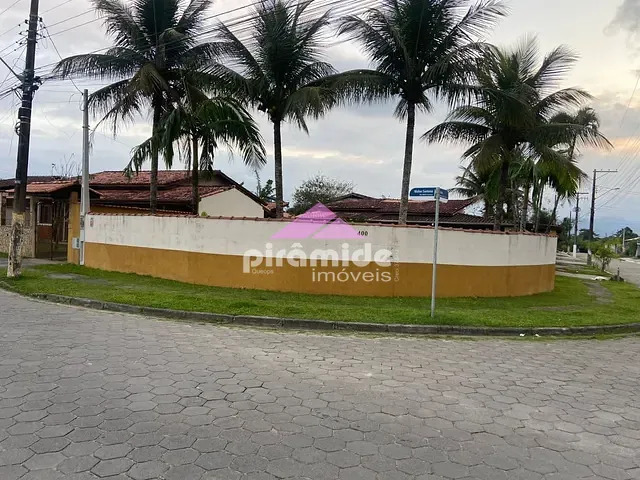 Casa com 427m² 2 quartos e 2 banheiros, à venda, no bairro Pontal de Santa Marina em Caraguatatuba