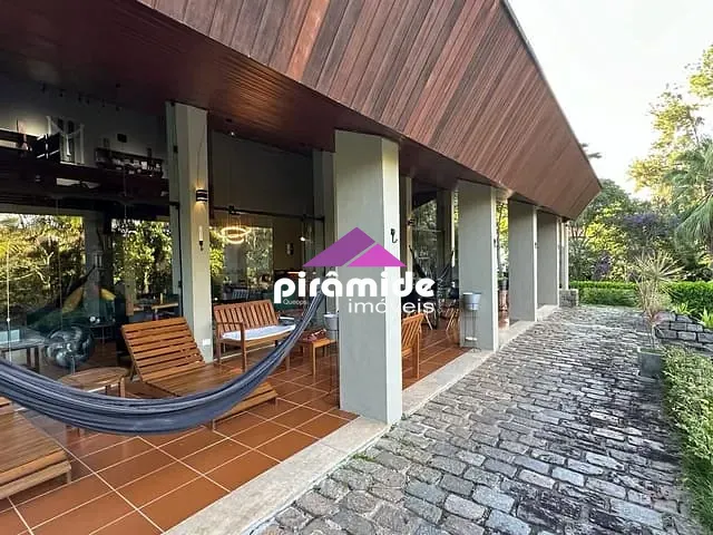 Casa com 4300m² 4 quartos e 6 banheiros, à venda, no bairro Bosque dos Eucaliptos em São José dos Campos