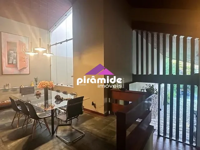 Casa com 4300m² 4 quartos e 6 banheiros, à venda, no bairro Bosque dos Eucaliptos em São José dos Campos