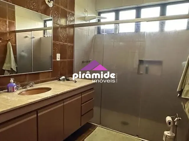 Casa com 4300m² 4 quartos e 6 banheiros, à venda, no bairro Bosque dos Eucaliptos em São José dos Campos