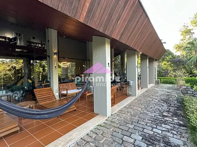 Casa com 4300m² 4 quartos e 6 banheiros, à venda, no bairro Bosque dos Eucaliptos em São José dos Campos