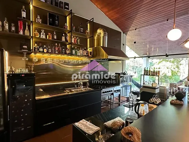 Casa com 4300m² 4 quartos e 6 banheiros, à venda ou para alugar, no bairro Bosque dos Eucaliptos em São José dos Campos