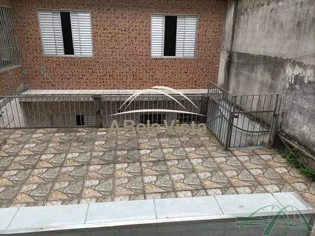 Casa com 100m² 2 quartos e 1 banheiro, para alugar, no bairro Bandeiras em Osasco