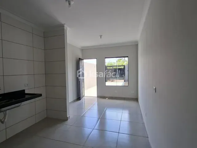 Casa com 119m² 2 quartos e 1 banheiro, para alugar, no bairro Guanandi em Campo Grande