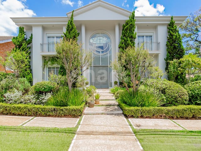 Casa com 908m² 5 quartos e 8 banheiros, à venda, no bairro Alphaville Residencial Um em Barueri