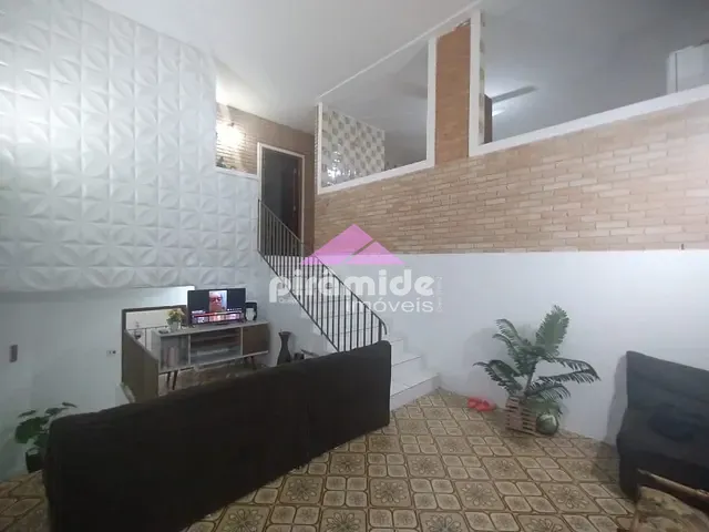 Casa com 250m² 3 quartos e 3 banheiros, à venda, no bairro Praia das Palmeiras em Caraguatatuba