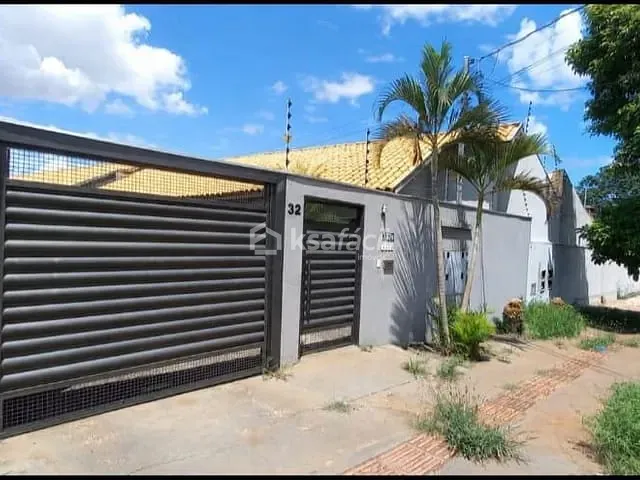Casa 2 quartos e 1 banheiro, à venda, no bairro Monte Castelo em Campo Grande