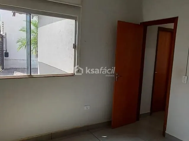 Casa 2 quartos e 1 banheiro, à venda, no bairro Monte Castelo em Campo Grande