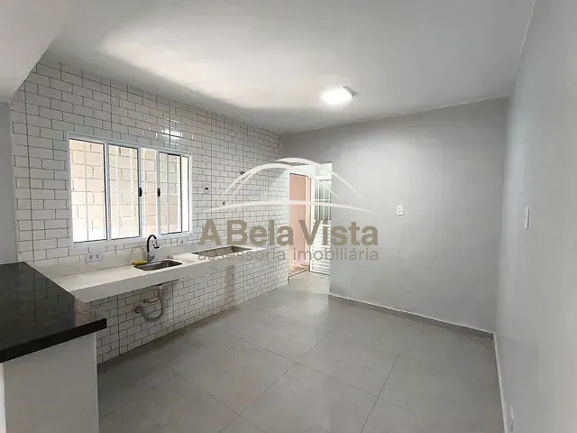 Casa 2 quartos e 2 banheiros, para alugar, no bairro Jardim das Flores em Osasco