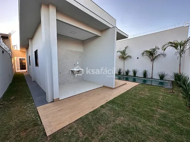 Casa com 250m² 3 quartos e 2 banheiros, à venda, no bairro Vila Nasser em Campo Grande