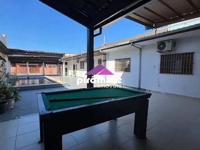 Casa com 420m² 4 quartos e 2 banheiros, à venda, no bairro Sumaré em Caraguatatuba