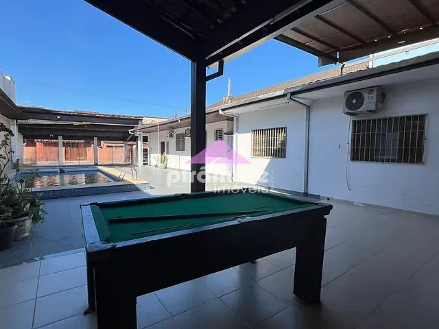 Casa com 420m² 4 quartos e 2 banheiros, à venda, no bairro Sumaré em Caraguatatuba