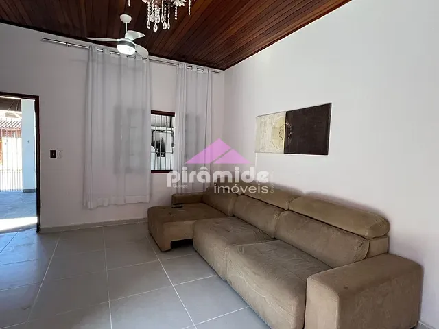 Casa com 420m² 4 quartos e 2 banheiros, à venda, no bairro Sumaré em Caraguatatuba
