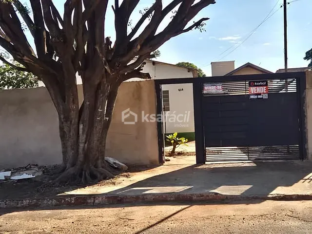 Casa com 396m² 3 quartos e 2 banheiros, à venda, no bairro Guanandi em Campo Grande