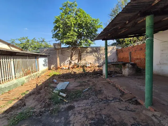 Casa com 396m² 3 quartos e 2 banheiros, à venda, no bairro Guanandi em Campo Grande