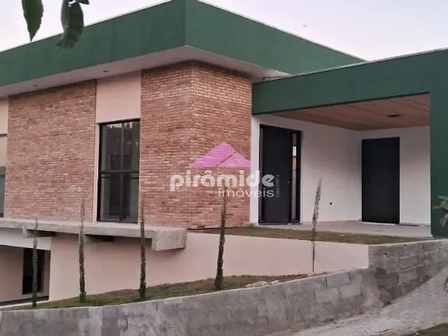 Casa com 300m² 4 quartos e 3 banheiros, à venda, no bairro Condomínio Residencial Mantiqueira em São José dos Campos