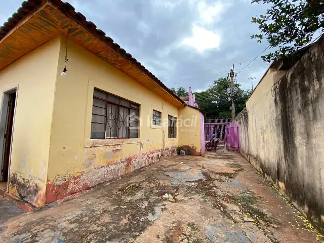 Casa com 360m², à venda, no bairro Guanandi em Campo Grande