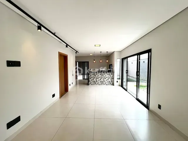 Casa com 250m² 3 quartos e 2 banheiros, à venda, no bairro São Francisco em Campo Grande