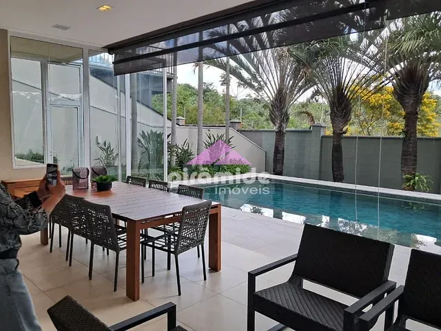 Casa com 674m² 3 quartos e 5 banheiros, à venda, no bairro Urbanova em São José dos Campos