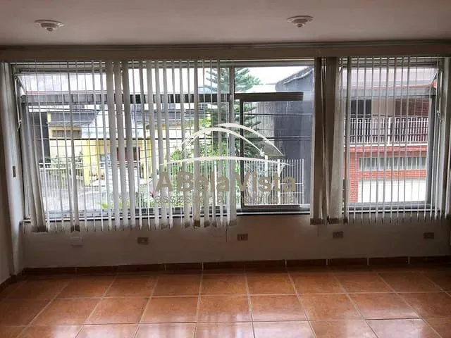 Casa 8 quartos e 4 banheiros, à venda, no bairro Vila Menck em Osasco