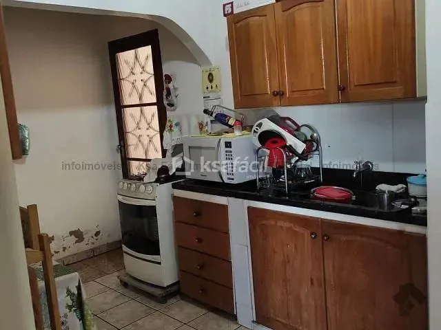 Casa com 200m² 3 quartos e 3 banheiros, à venda, no bairro Núcleo Habitacional Universitárias em Campo Grande