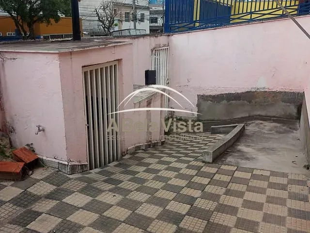 Casa 2 quartos e 3 banheiros, à venda, no bairro Centro em Carapicuíba