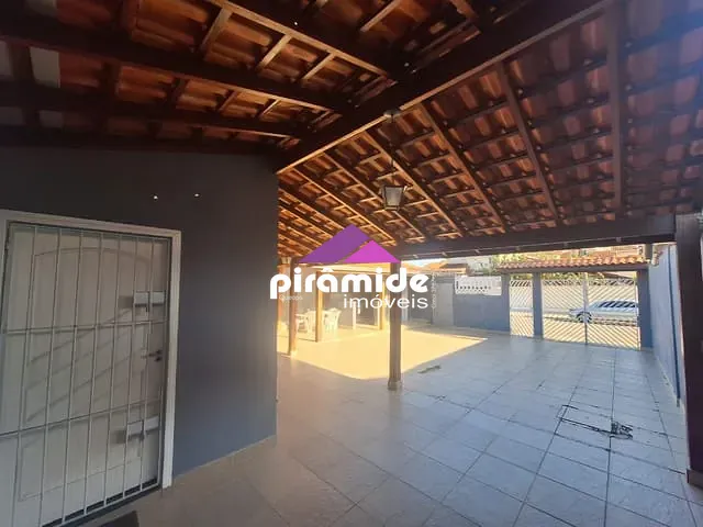 Casa com 300m² 2 quartos e 1 banheiro, à venda, no bairro Martin de Sá em Caraguatatuba
