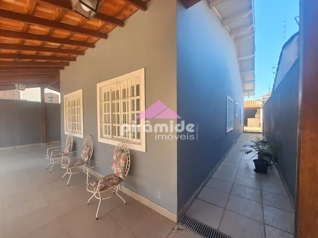 Casa com 300m² 2 quartos e 1 banheiro, à venda, no bairro Martin de Sá em Caraguatatuba