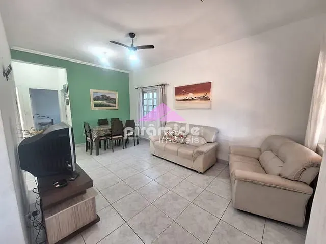 Casa com 300m² 2 quartos e 1 banheiro, à venda, no bairro Martin de Sá em Caraguatatuba