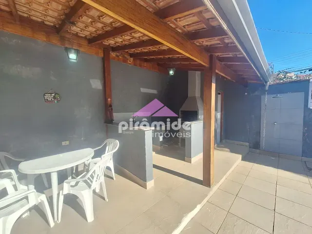 Casa com 300m² 2 quartos e 1 banheiro, à venda, no bairro Martin de Sá em Caraguatatuba