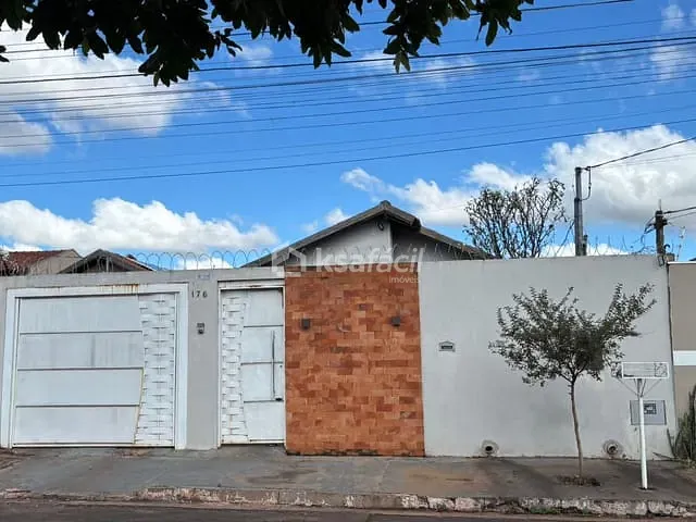 Casa com 215m² 2 quartos e 2 banheiros, à venda, no bairro Jardim Parati em Campo Grande