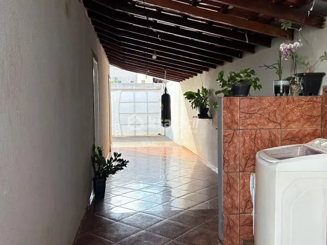 Casa com 215m² 2 quartos e 2 banheiros, à venda, no bairro Jardim Parati em Campo Grande