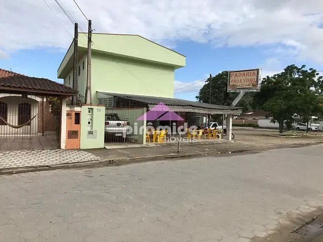 Casa com 218m² 2 quartos e 1 banheiro, à venda, no bairro Perequê-Acu em Ubatuba