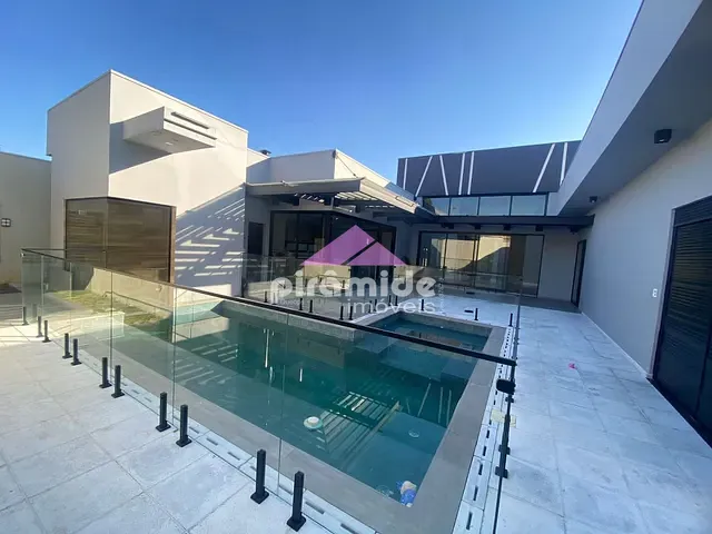 Casa com 600m² 4 quartos e 3 banheiros, à venda, no bairro Urbanova em São José dos Campos