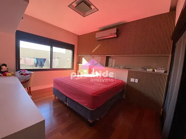 Casa com 600m² 4 quartos e 3 banheiros, à venda, no bairro Urbanova em São José dos Campos